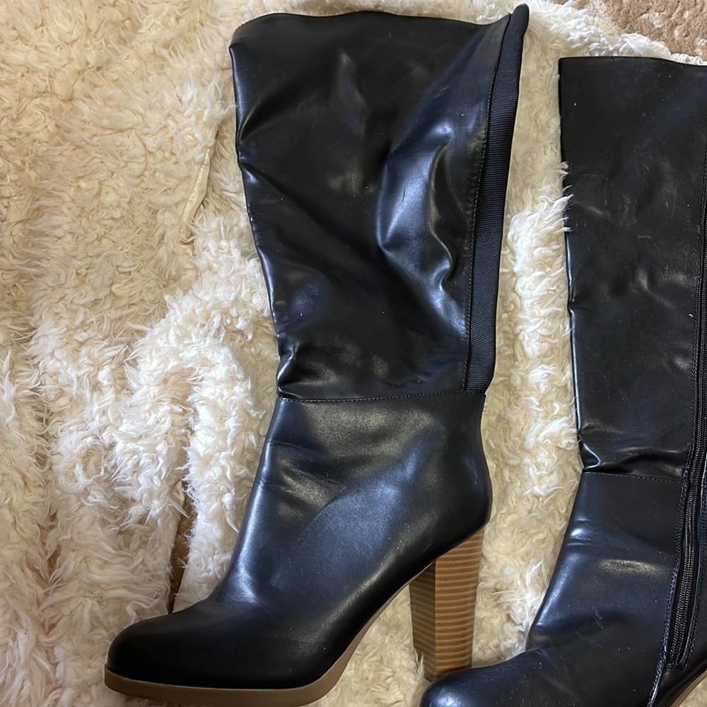 Boots - Picture 5 of 6